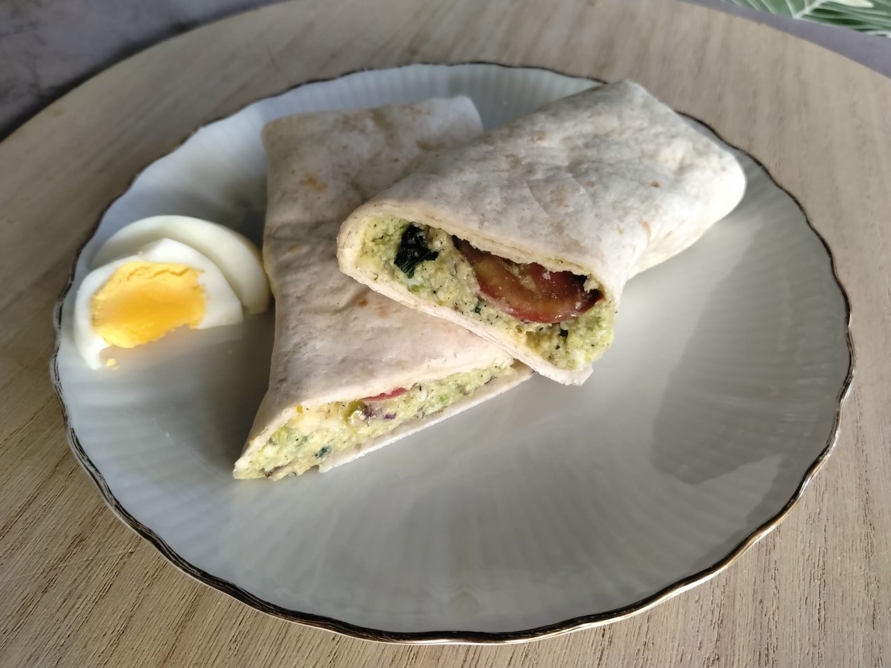 Image de la recette Wraps à l’avocat et aux œufs